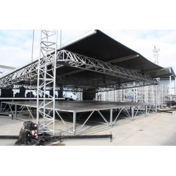 SCENE COUVERTE  10 X 08