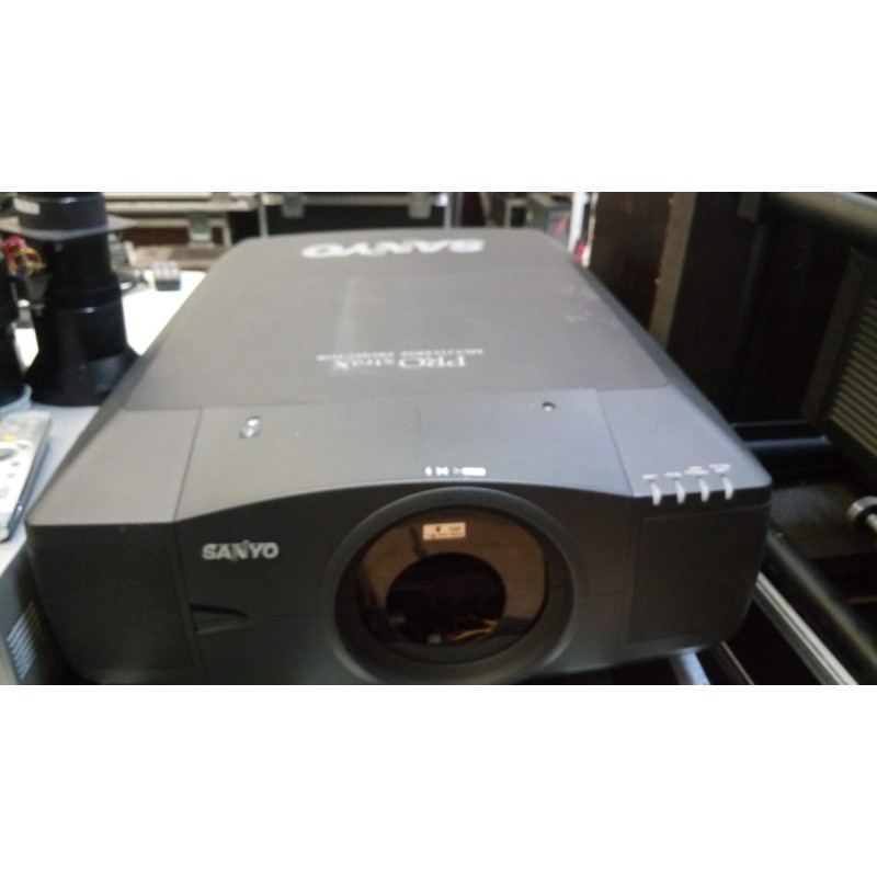 PLC-XF46 VP 12000 LUMENS SANYO