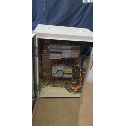 A32T15  ARMOIRE 32T/1x32T+3x16A TIMER