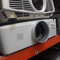 PLCXM150L + 2 OPTICS VP 6000 LUMENS SANYO