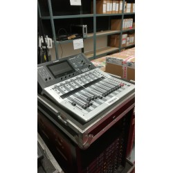 TF1 YAMAHA CONSOLE NUMERIQUE
