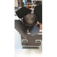 FRESNEL 2KW STRAND CASTOR