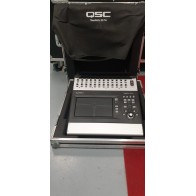 CONSOLA DIGITAL QSC TOUCH MIX-30 PRO DE 16 CANALES 