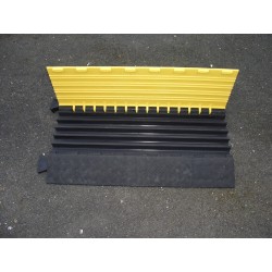 LOT OF  50  x 5-CHANNEL CABLE PASSAGE
